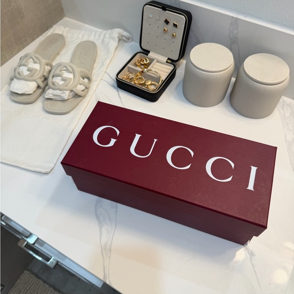 Gucci Beige Sandals - Picture 2 of 5